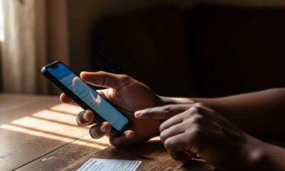 How to apply for driver's license renewal online documentary image